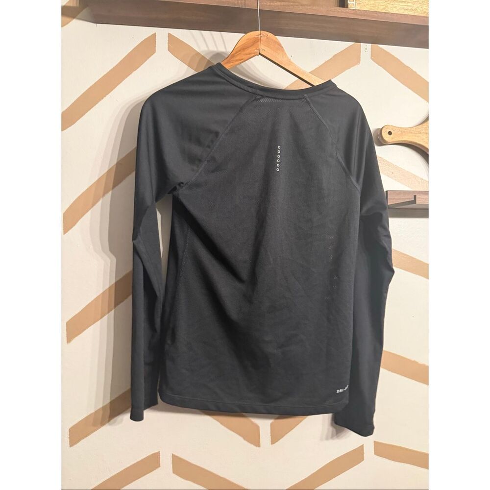 Nike Black Miler Dri-FIT Long Sleeve Athletic Running Top Size Medium - Picture 2 of 3